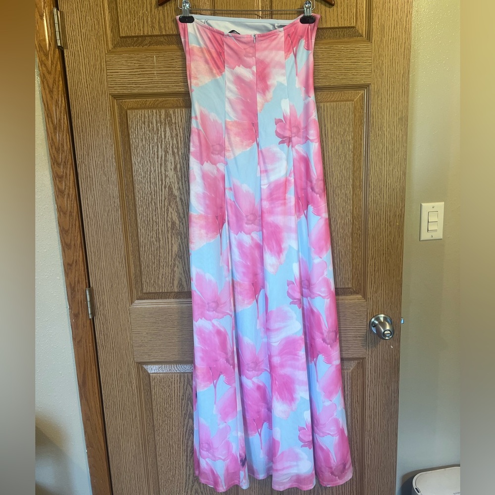 Lucy in the Sky floral mesh strapless dress in light blue - Picture 5 of 6